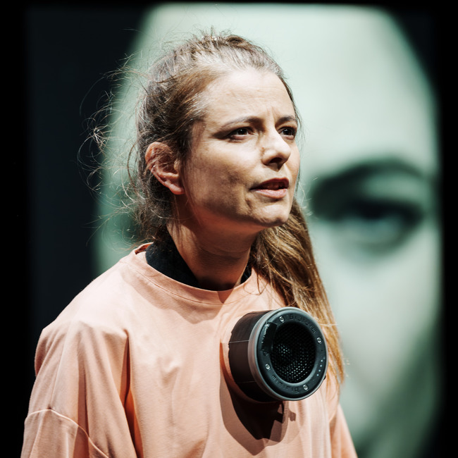 Sarah Hugentobler - Bin ich das? Ein Solo für viele (Videokunst)